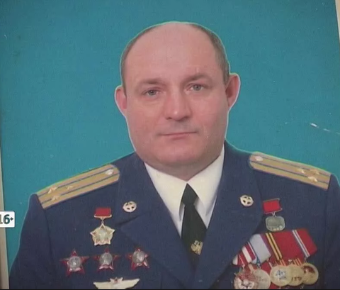 Атаман Камшилов В.В. семье трагически погибшего генерала СКВРиЗ Белякова Александра Викторовича