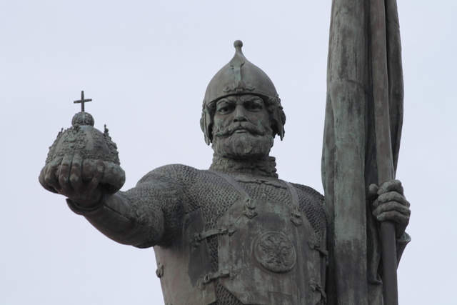 Кто остановит волну сноса памятников героям России?